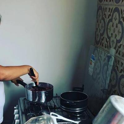 Trabalhando atividades de vida diária na casa ambiente